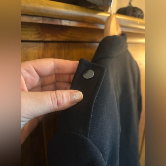 BCBG MAXAZRIA Blazer Rayon Blend ZipUp XS Women’s Like New Condition W/ Pockets - Picture 6 of 12